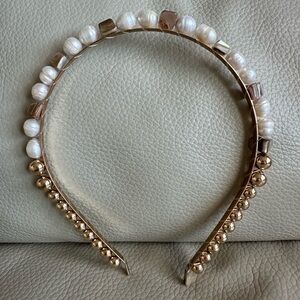 Elegance Gold Tone Headband With Imitation Pearls.